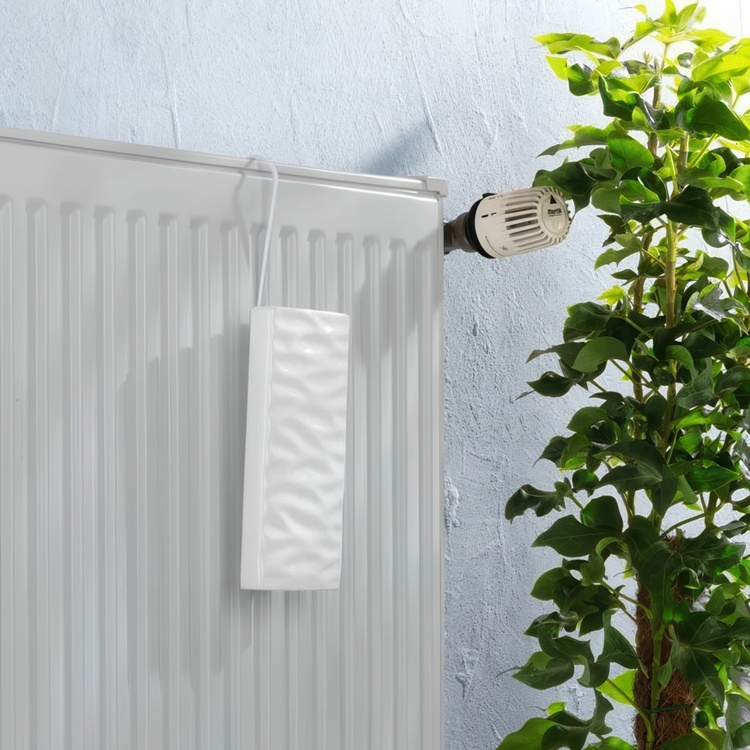 Luftfuktare för klassiska element i Keramik, WAVES HANGING HUMIDIFIER, Vit i gruppen Förvaring / Tvätt och tork hos SmartaSaker.se (41670)