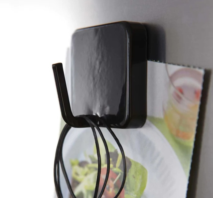 Magnetisk krok, MAGNET HOOK TOWER, 4,8 x 4,8 cm, Yamazaki, Svart i gruppen Förvaring / Magneter och självhäftande / Magnetkrokar hos SmartaSaker.se (42057)