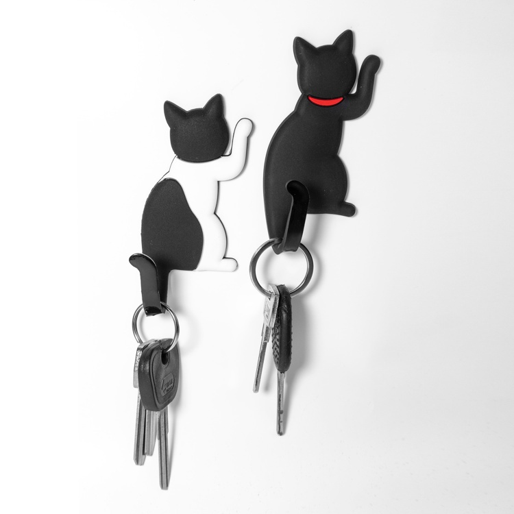 Magnetiska Krokar / Stora Magneter, 2 st, KITTY CAT, 4,5 x H 13,5 cm, Svart / Vit i gruppen Förvaring / Magneter och självhäftande / Magnetkrokar hos SmartaSaker.se (42069)