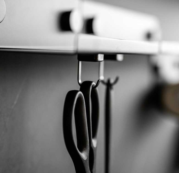 Magnetiska krokar, 6 st, JET UNDER SHELF, 2 x 2 x H 3,9 cm, Svarta i gruppen Förvaring / Magneter och självhäftande / Magnetkrokar hos SmartaSaker.se (42071)