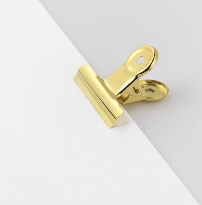 Pappersklämmor i metall, 10 st, SMALL SPRING CLIPS, 30 mm, Guld i gruppen Förvaring / Kontorsmaterial hos SmartaSaker.se (42338)