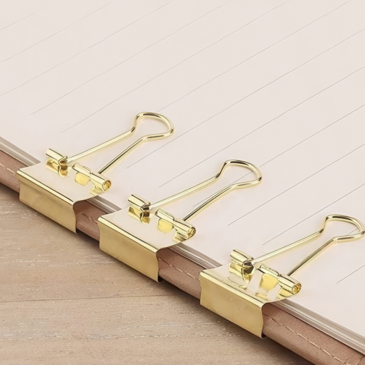 Pappersklämmor, 8 st, FOLD BACK SMALL 25 mm, Guld i gruppen Förvaring / Kontorsmaterial hos SmartaSaker.se (42362)