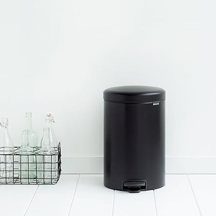 Papperskorg / Pedalhink, 20 L, BRABANTIA NEWICON, Ø 29 x H 46,7 cm i gruppen Förvaring / Städförvaring och sopsortering / Sopsortering hos SmartaSaker.se (42367)