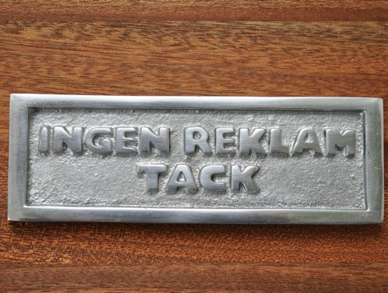 Skylt i aluminium, INGEN REKLAM TACK, H 13 x 4,5 cm, Silver i gruppen Förvaring / Magneter och självhäftande / Skyltar och etiketter hos SmartaSaker.se (42616)