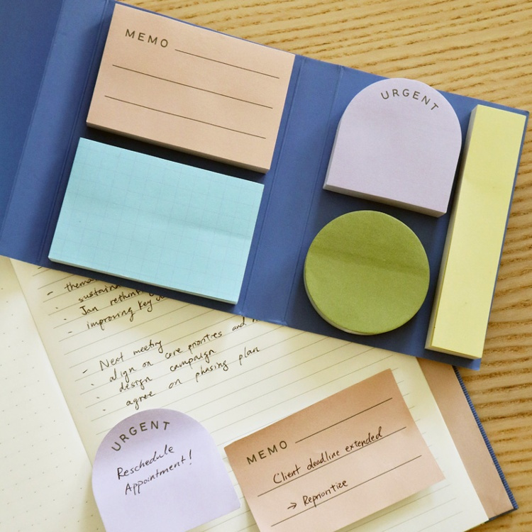 Sticky-Notes, 5 olika pads, KIKKERLAND STICKY NOTES, Mix i gruppen Förvaring / Magneter och självhäftande / Skyltar och etiketter hos SmartaSaker.se (42817)