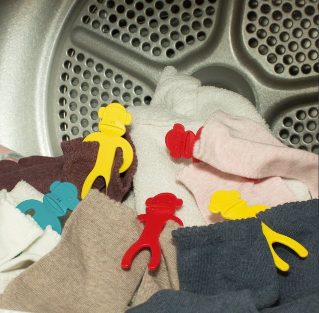 Strumphållare för tvättmaskinen, SOCK MONKEY, 12 stycken, Kikkerland i gruppen Förvaring / Tvätt och tork hos SmartaSaker.se (42825)