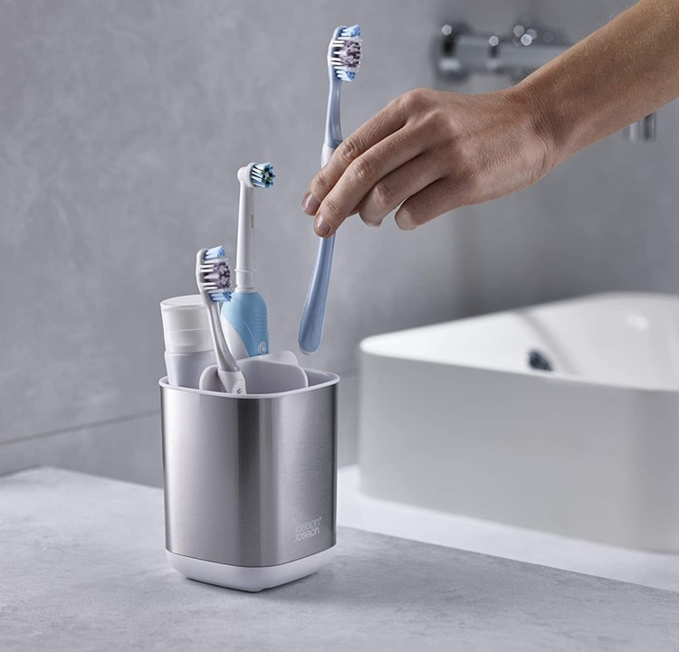 Tandborstmugg för eltandborstar, EASY STORE STEEL, 9 x 9 x H 12,7 cm , Joseph Joseph, Rostfritt / Vit i gruppen Förvaring / Badrumsförvaring hos SmartaSaker.se (42936)