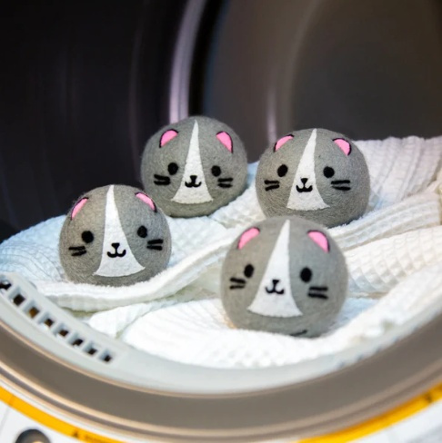 Torkbollar av ull till torktumlaren, 4 st, WOOL CAT DRYER BUDDIES, Ø 7 cm, Grå i gruppen Förvaring / Tvätt och tork hos SmartaSaker.se (42967)