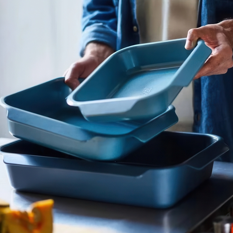 Ungsformar i Kolstål, Set med 3 st, NEST OVEN ROASTING TRAYS, Joseph Joseph, Blå i gruppen Förvaring / Köksförvaring hos SmartaSaker.se (43157)