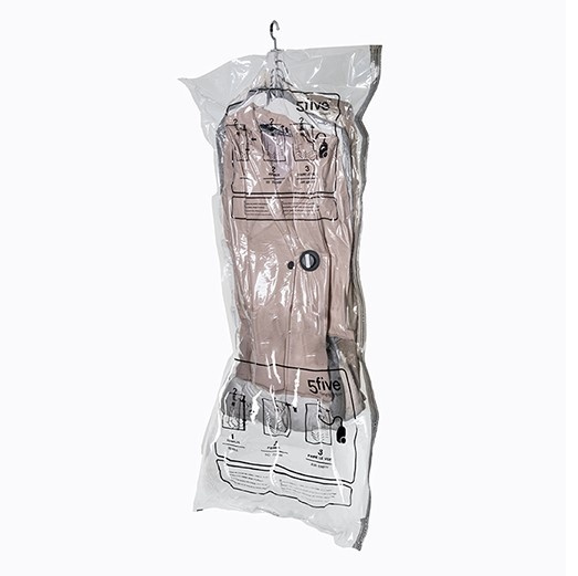 Vakuumpåse med galge, SAC COMPRESSEUR, 69 x H 138 cm, Klar i gruppen Förvaring / Garderobsförvaring / Vakuumförvaring / Hängande vakuumpåsar hos SmartaSaker.se (43192)