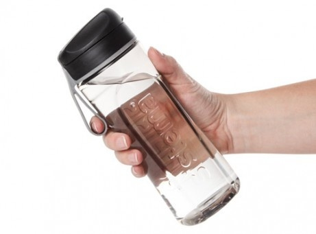 Vattenflaska, 600 ml, TRITAN SWIFT, Klar / Svart i gruppen Förvaring / Köksförvaring / Matlådor / Sistema matlådor hos SmartaSaker.se (43201)