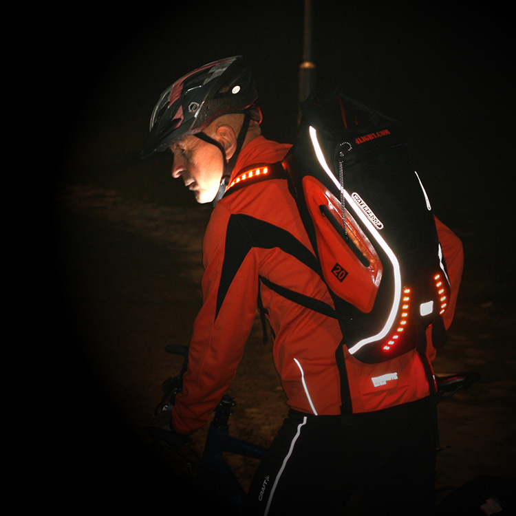 Vattentät ryggsäck med belysning, 20 liter i gruppen Fritid / Väskor / Ryggsäckar hos SmartaSaker.se (12819)