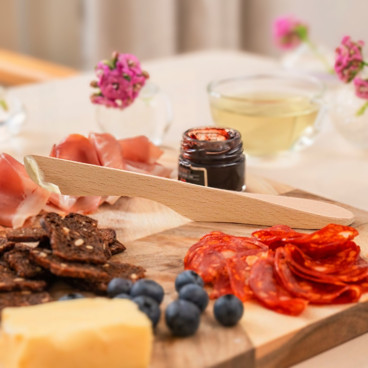 Smörkniv som står, bokträ i gruppen Hemmet / Kökssaker hos SmartaSaker.se (13044)