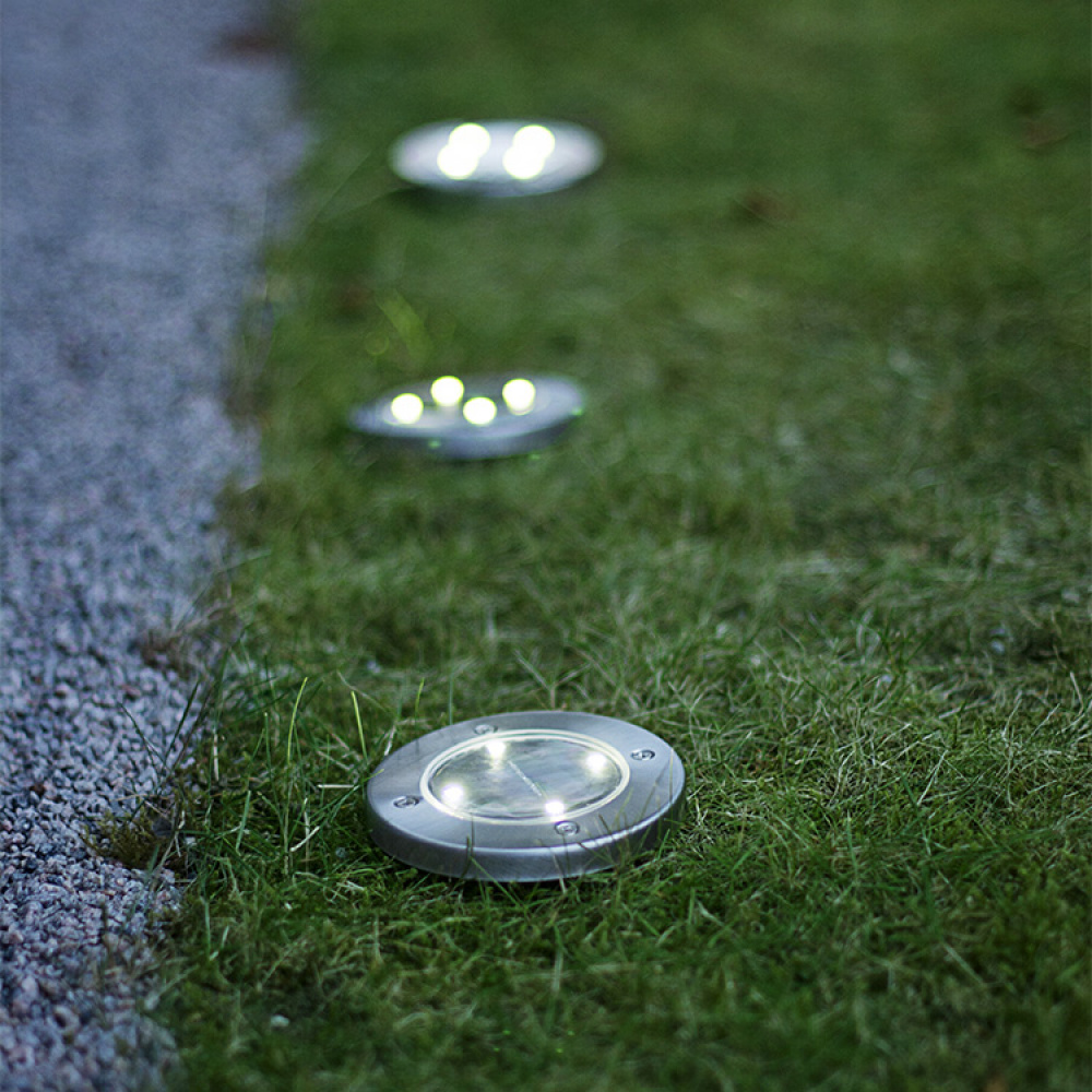 Solcellsladdad belysning till gräsmattan, 3-pack i gruppen Belysning / Utomhusbelysning / Solcellsbelysning hos SmartaSaker.se (13189)