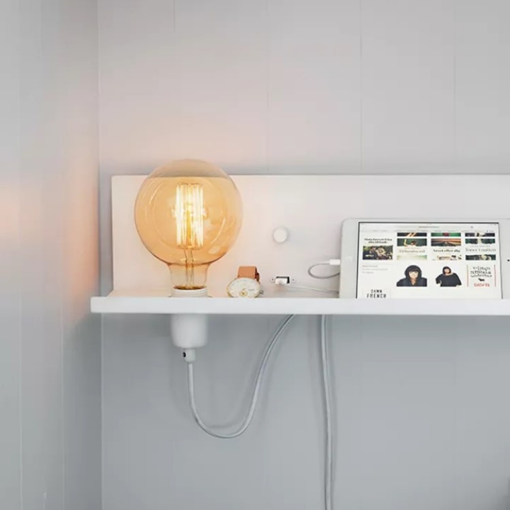 Hylla med lampsockel, dimmer och USB i gruppen Belysning / Inomhusbelysning / Lampor hos SmartaSaker.se (13405)