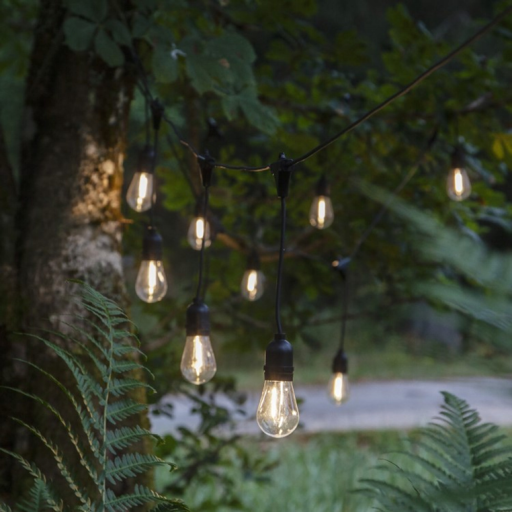 Ljusslinga med hängande glödlampor i gruppen Presenttips / Presenter efter intresse / Present till trädgårdsintresserad hos SmartaSaker.se (13532)
