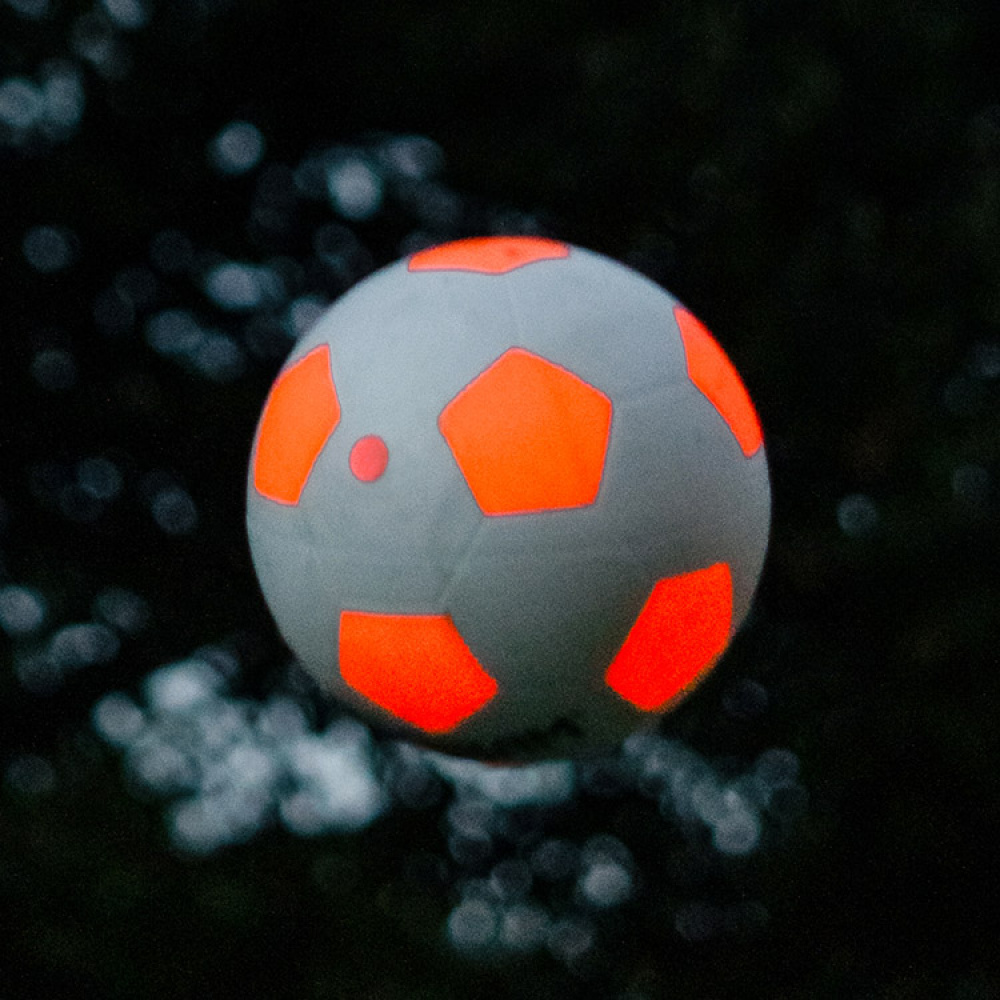 Lysande fotboll i gruppen Fritid / Spel hos SmartaSaker.se (13797)