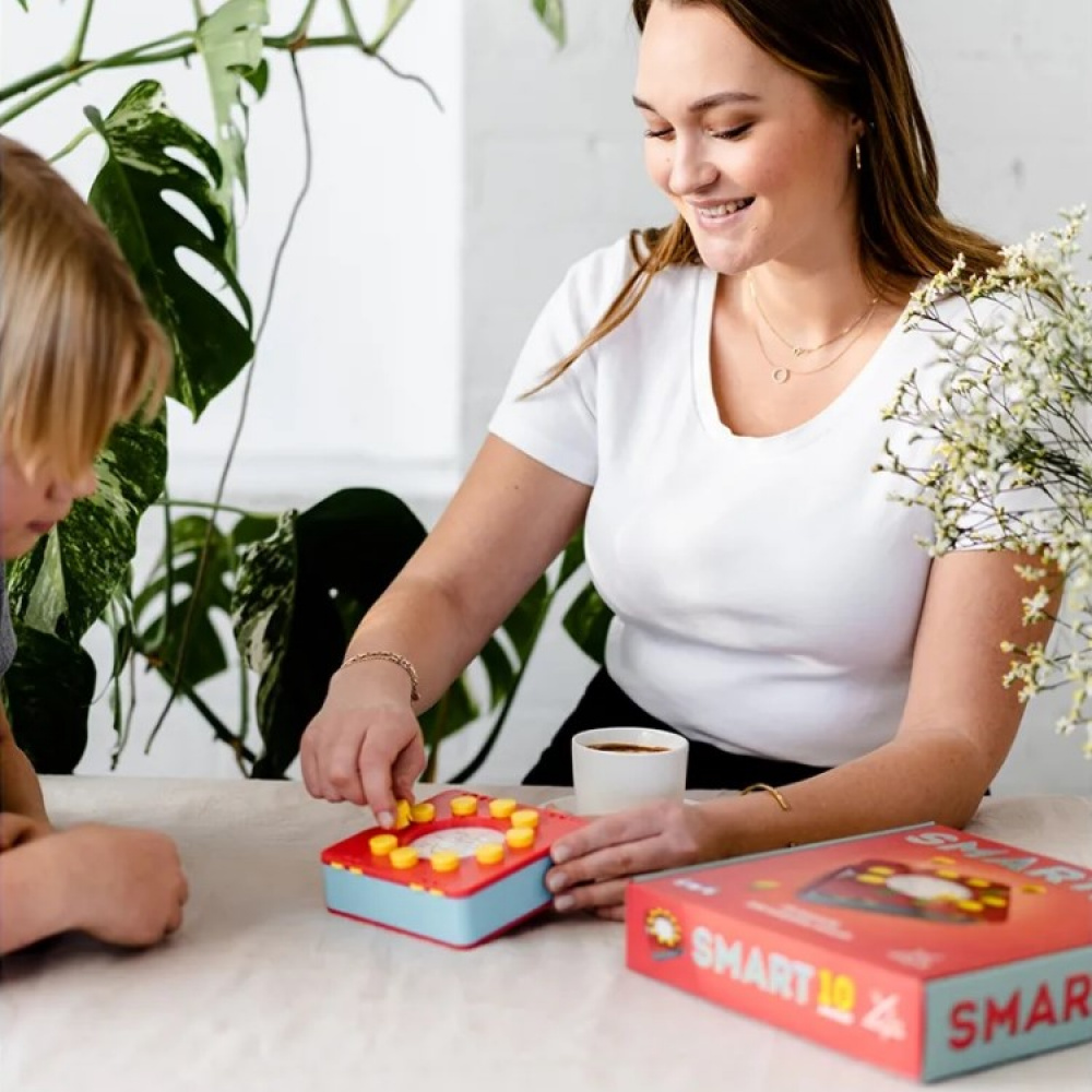 Frågespelet Smart 10, Junior i gruppen Fritid / Spel / Sällskapsspel hos SmartaSaker.se (13893)