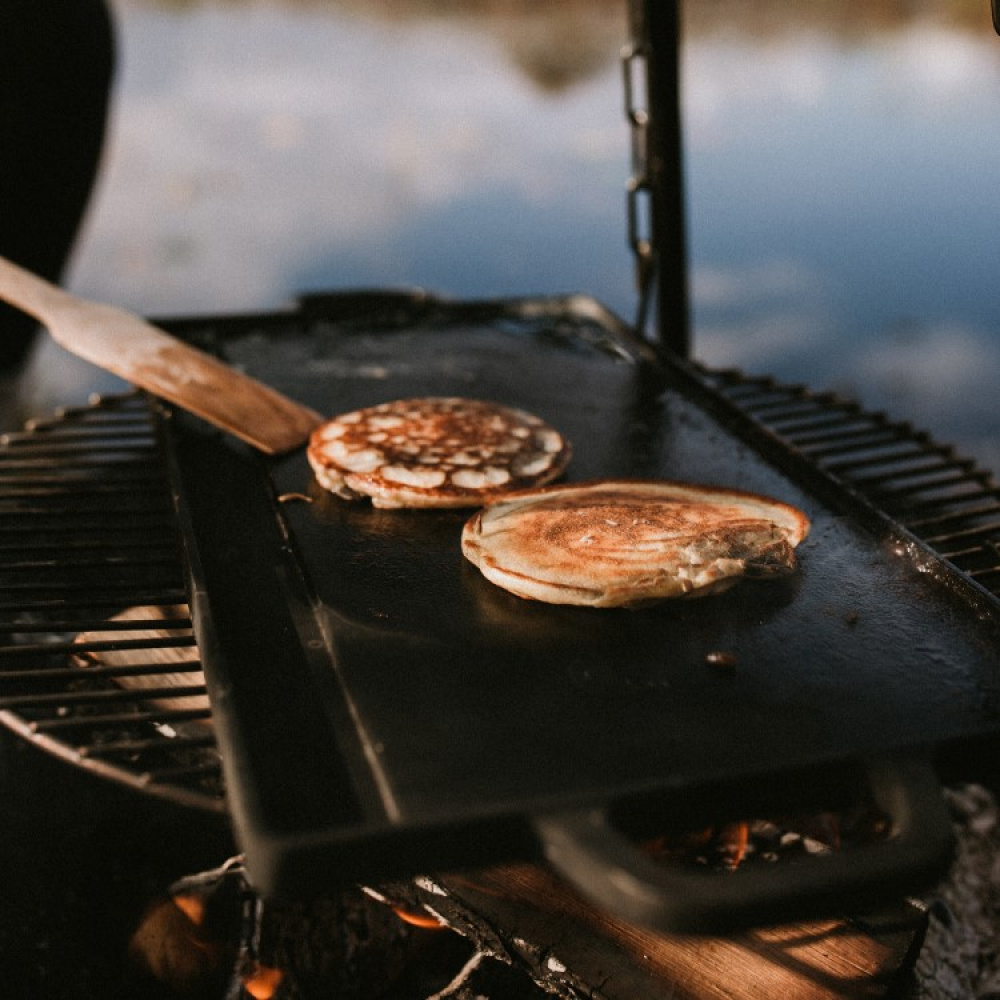 Satake vändbar grill- & stekplatta i gjutjärn i gruppen Hemmet / Grilltillbehör hos SmartaSaker.se (14090)