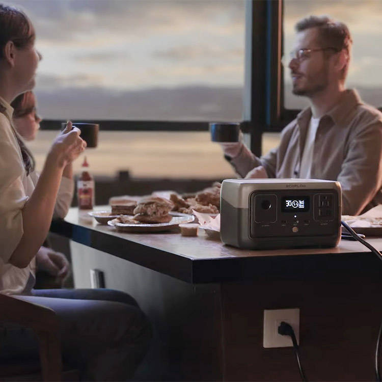 Powerstation EcoFlow River 2 i gruppen Hemmet / Elektronik / Laddare och Powerbanks hos SmartaSaker.se (14319)