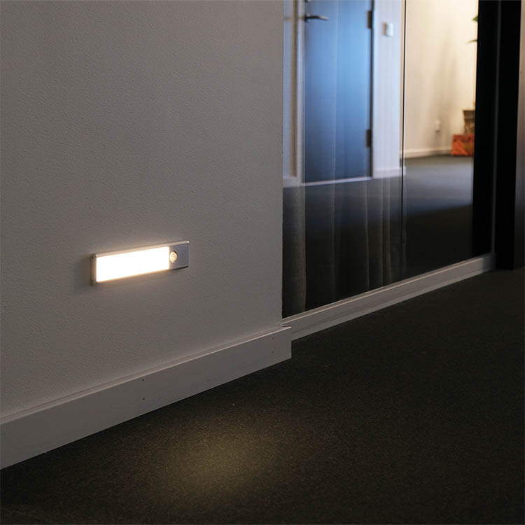 LED-lampa med rörelsesensor i gruppen Belysning / Inomhusbelysning hos SmartaSaker.se (14784)