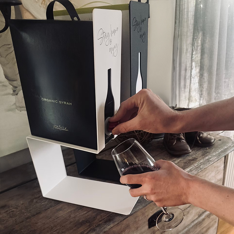 Hållare till vinbox i gruppen Hemmet / Kökssaker / Dryck hos SmartaSaker.se (14785)