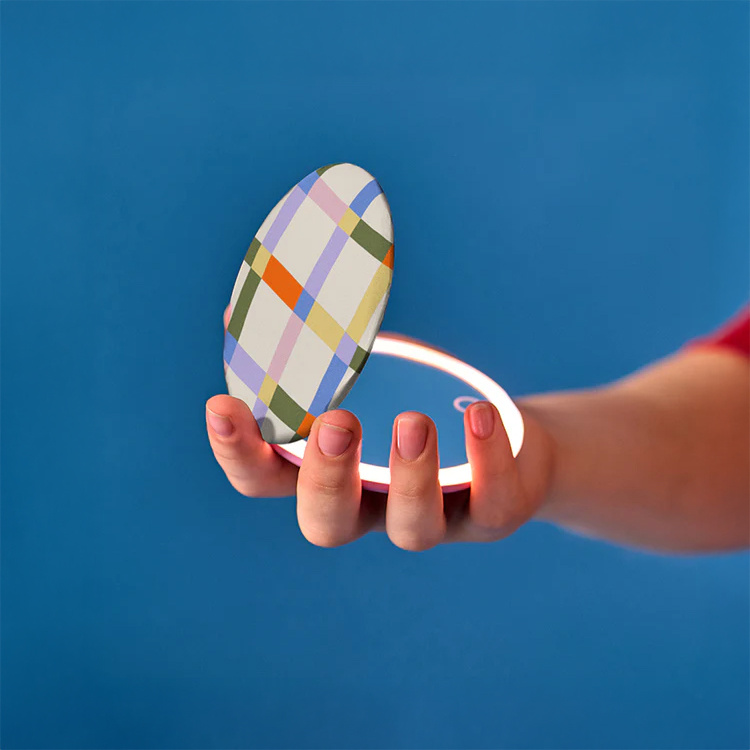 Fickspegel med belysning i gruppen Hemmet / Badrum hos SmartaSaker.se (14791)