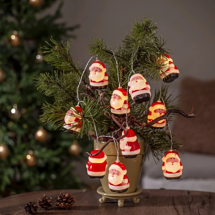Ljusslinga med tomtar och musik i gruppen Högtider / Advent & Jul hos SmartaSaker.se (14888)
