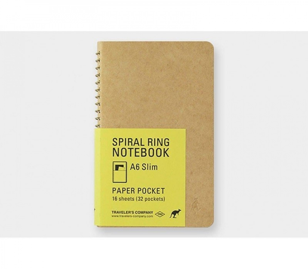 Anteckningsbok med fickor, SPIRAL PAPER POCKET A6 SLIM, Traveler\'s Comapany, Natur i gruppen Förvaring / Kontorsmaterial hos SmartaSaker.se (40007)