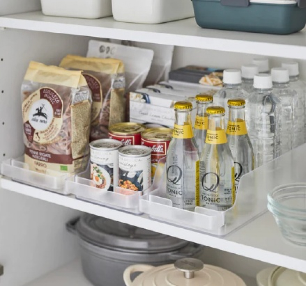 Behållare för ölburkar och konserver, TOWER MODERN CAN STOCKER , Yamazaki, Frostigt Transparent i gruppen Förvaring / Köksförvaring / Kylskåpsförvaring hos SmartaSaker.se (40091)