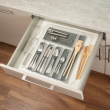 Besticklåda, 6 fack, ANTI-SLIP ORGANIZER, 40 x 32 x H 4,5 cm, Klar / Ljusgrå Besticklåda, 6 fack, ANTI-SLIP ORGANIZER, 40 x 32 x H 4,5 cm, Klar / Ljusgrå