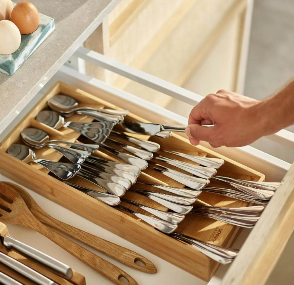 Besticklåda, 8 fack, LARGE DRAWERSTORE BAMBOO, Joseph Joseph, 38,4 x 17,5 x H 6 cm, Natur i gruppen Förvaring / Köksförvaring / Organisera köksskåp / Besticklådor hos SmartaSaker.se (40122)