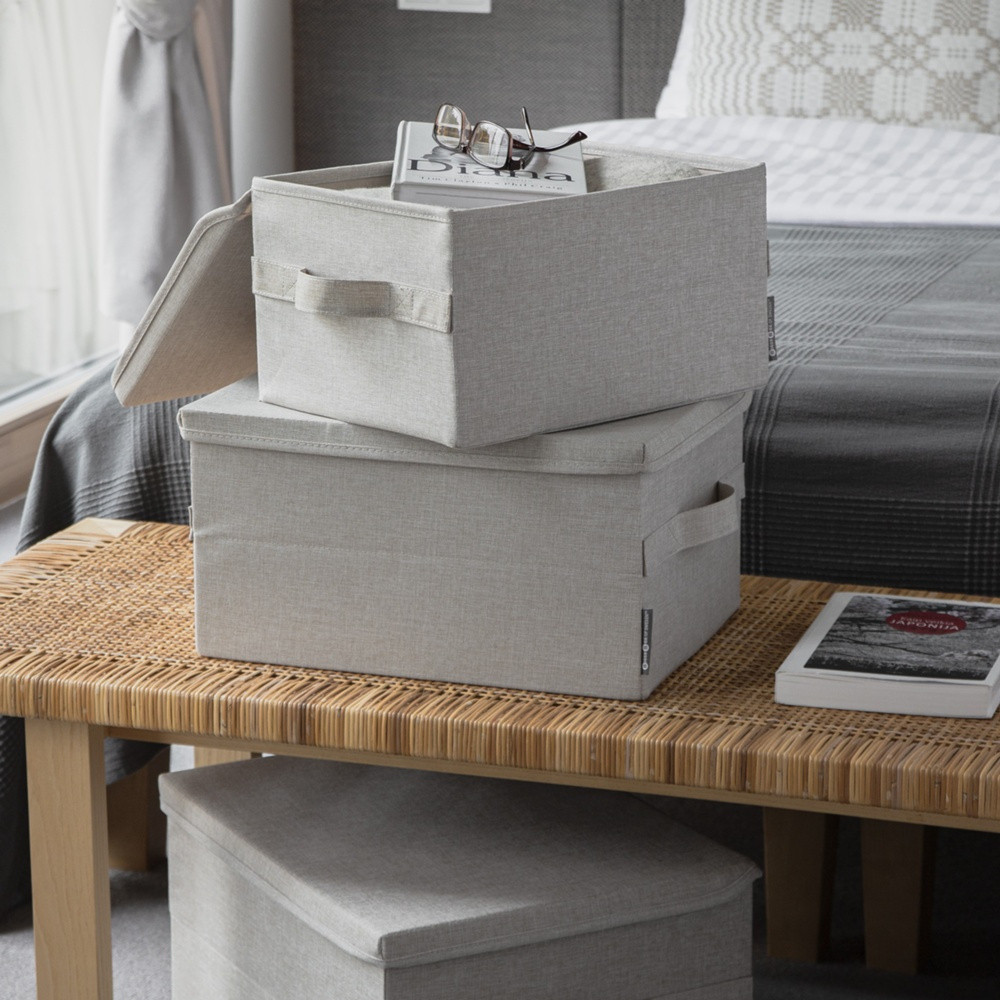 Box i tyg med lock, BIGSO MEDIUM SOFT STORAGE, 40 x 30 x H 22 cm, Beige i gruppen Förvaring / Förvaringslådor / BigSo förvaringslådor hos SmartaSaker.se (40223)
