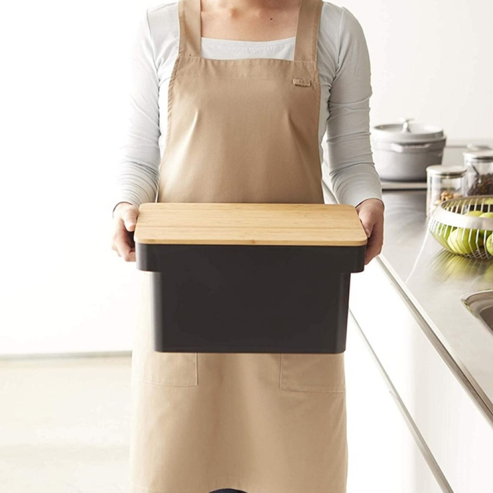 Brödlåda med skärbräda i bambu, TOWER BREAD CASE, Yamazaki, Svart i gruppen Förvaring / Köksförvaring hos SmartaSaker.se (40253)