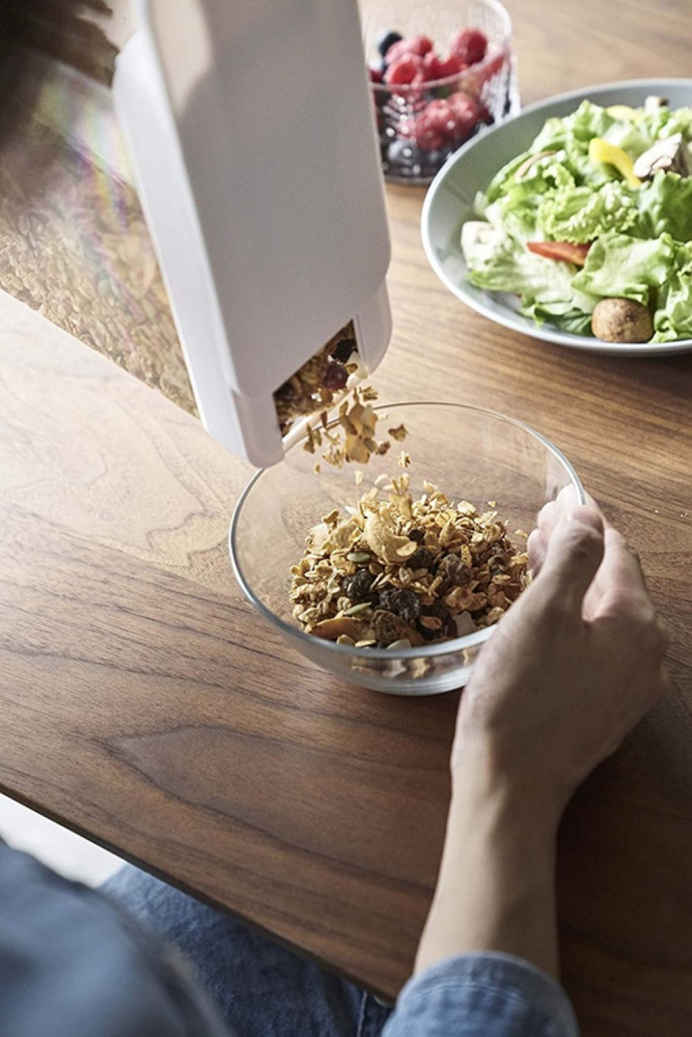 Burk för torrvaror, Lufttät, 2,3L, TOWER FOOD CONTAINER, 19 x 8,5 x H 24,5 cm, Yamazaki, Klar / Vit i gruppen Förvaring / Köksförvaring / Förvaringslådor och burkar hos SmartaSaker.se (40298)