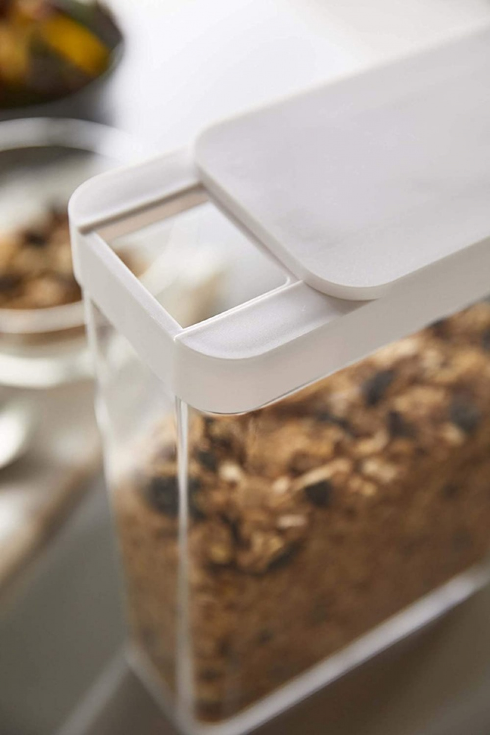 Burk för torrvaror, Lufttät, 2,3L, TOWER FOOD CONTAINER, 19 x 8,5 x H 24,5 cm, Yamazaki, Klar / Vit i gruppen Förvaring / Köksförvaring / Förvaringslådor och burkar hos SmartaSaker.se (40298)
