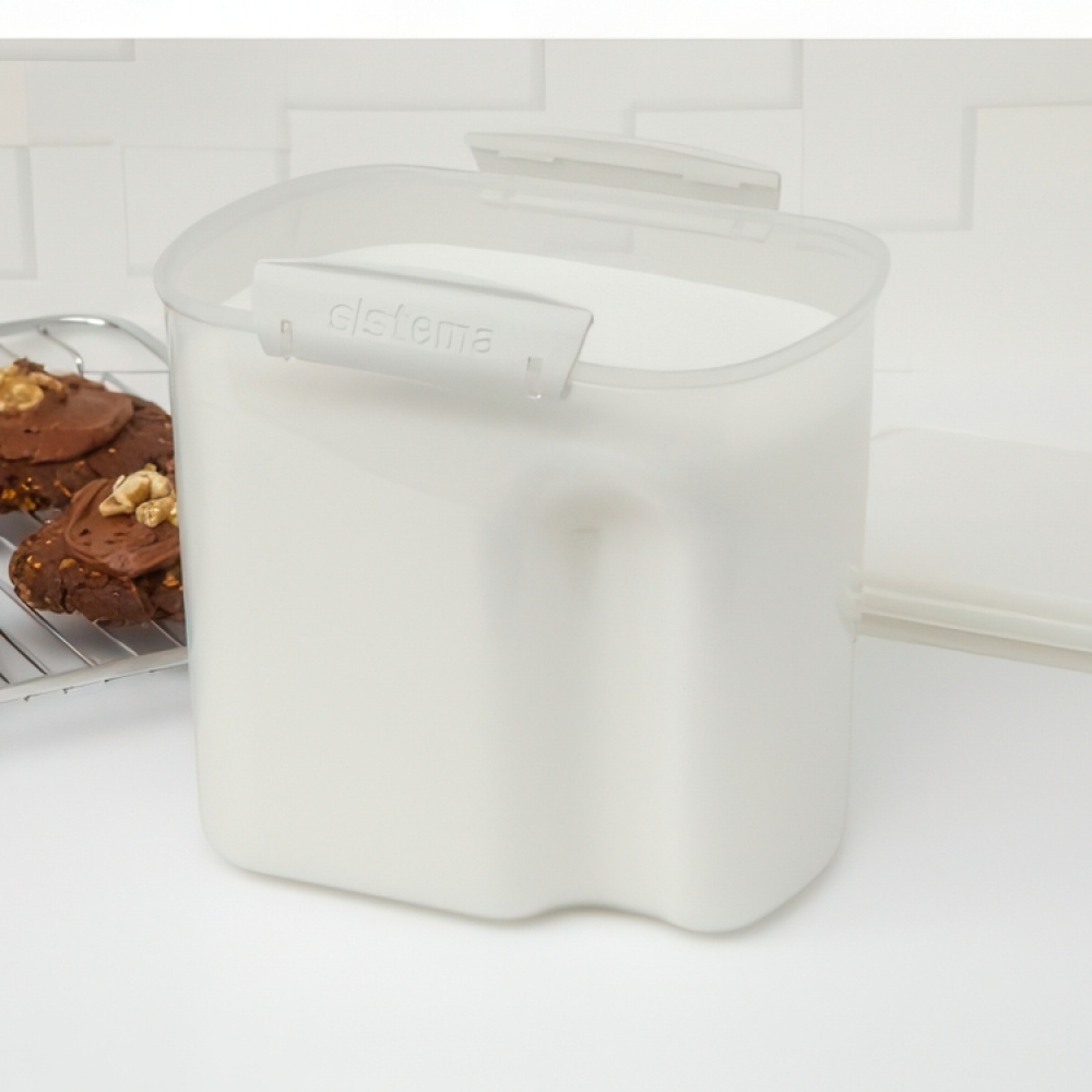 Burk, för mjöl, gryn mm, 2,4 L, Med skopa, BAKE IT, Transparent / Vit i gruppen Förvaring / Köksförvaring / Förvaringsburkar / Sistema förvaringsburkar hos SmartaSaker.se (40330)
