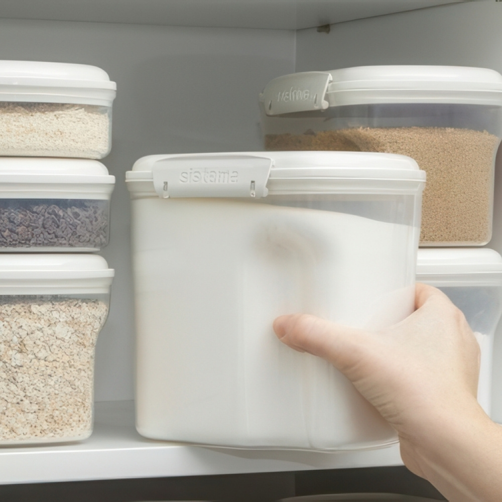 Burk, för mjöl, gryn mm, 2,4 L, Med skopa, BAKE IT, Transparent / Vit i gruppen Förvaring / Köksförvaring / Förvaringsburkar / Sistema förvaringsburkar hos SmartaSaker.se (40330)