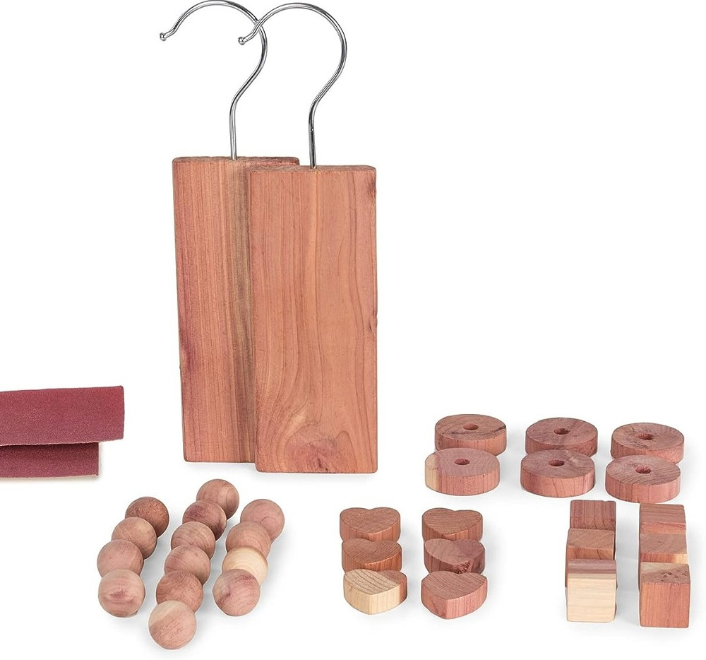 Cederträ Set med 34 delar, ASSORTED CEDAR ACCESSORIES, Natur i gruppen Förvaring / Garderobsförvaring hos SmartaSaker.se (40361)