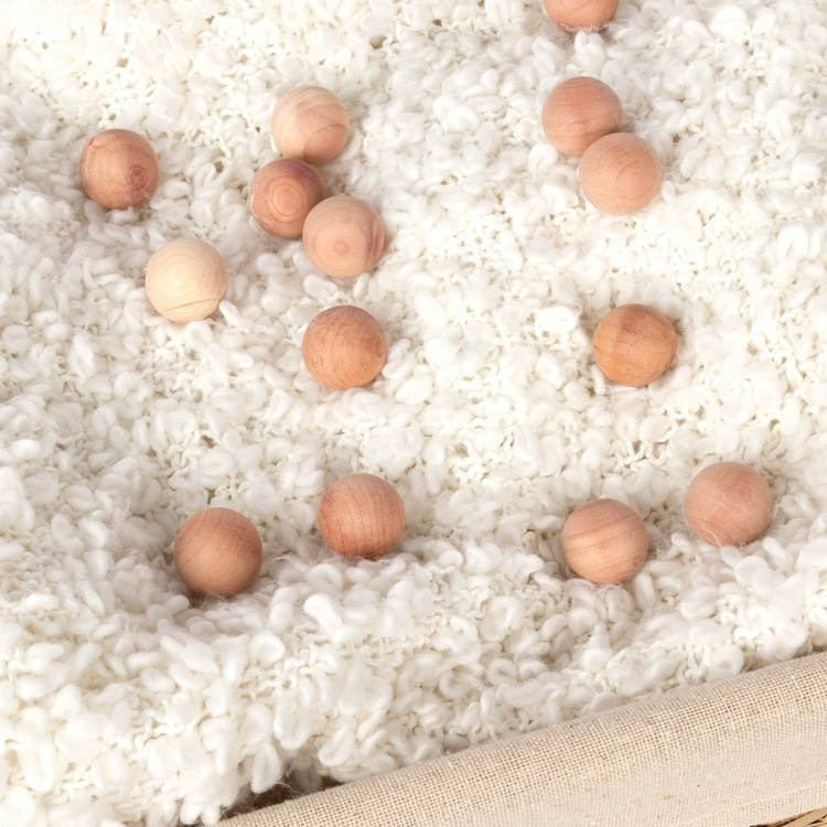 Cederträkulor, 15 st, BILLES EN CEDRE, Ø2 cm, Natur i gruppen Förvaring / Garderobsförvaring hos SmartaSaker.se (40363)