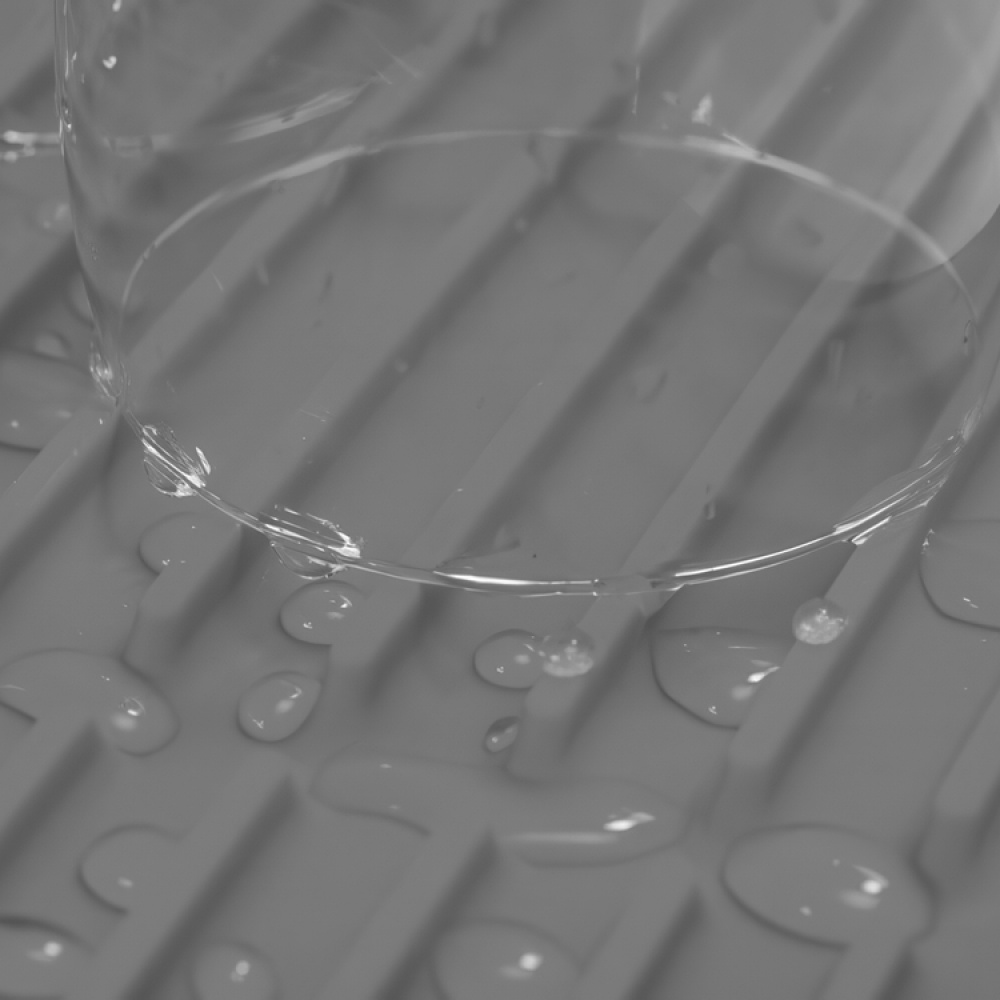 Diskmatta, FLUME LARGE FOLDING DRAINING MAT, 31,5 x 43,5 cm, Joseph Joseph, Mörkgrå i gruppen Förvaring / Köksförvaring / Diskställ och diskbänk hos SmartaSaker.se (40420)