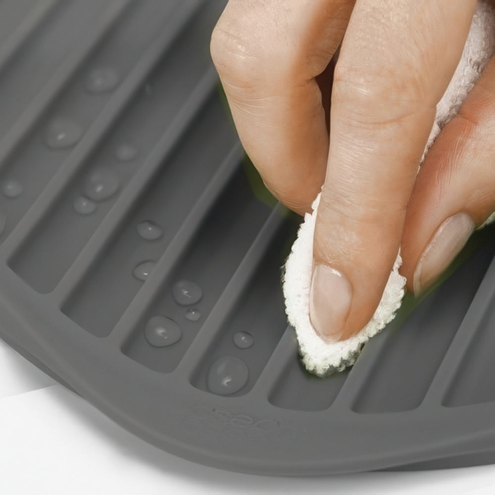 Diskmatta, FLUME LARGE FOLDING DRAINING MAT, 31,5 x 43,5 cm, Joseph Joseph, Mörkgrå i gruppen Förvaring / Köksförvaring / Diskställ och diskbänk hos SmartaSaker.se (40420)