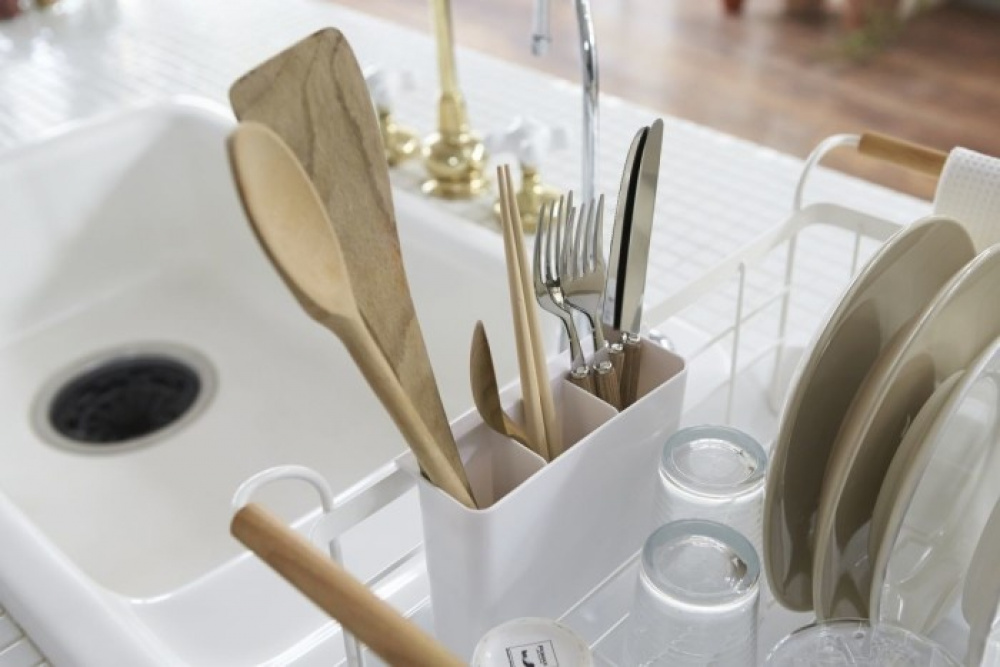 Diskställ med bricka, TOSCA DISH DRAINER, 47 x 33,5 x H 20 cm, Yamazaki, Vit i gruppen Förvaring / Köksförvaring / Diskställ och diskbänk hos SmartaSaker.se (40444)