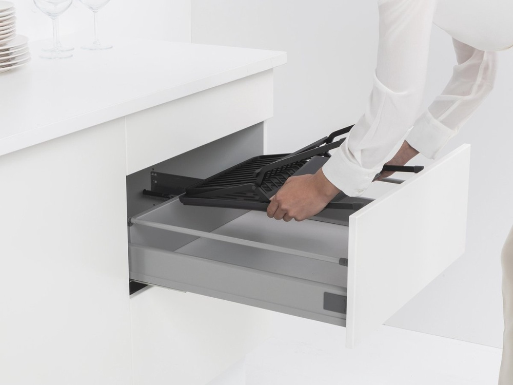 Diskställ, BRABANTIA COMPACT FOLDABLE DISH RACK, 33 x 37 x H 31,5 cm, Mörkgrå i gruppen Förvaring / Köksförvaring hos SmartaSaker.se (40455)
