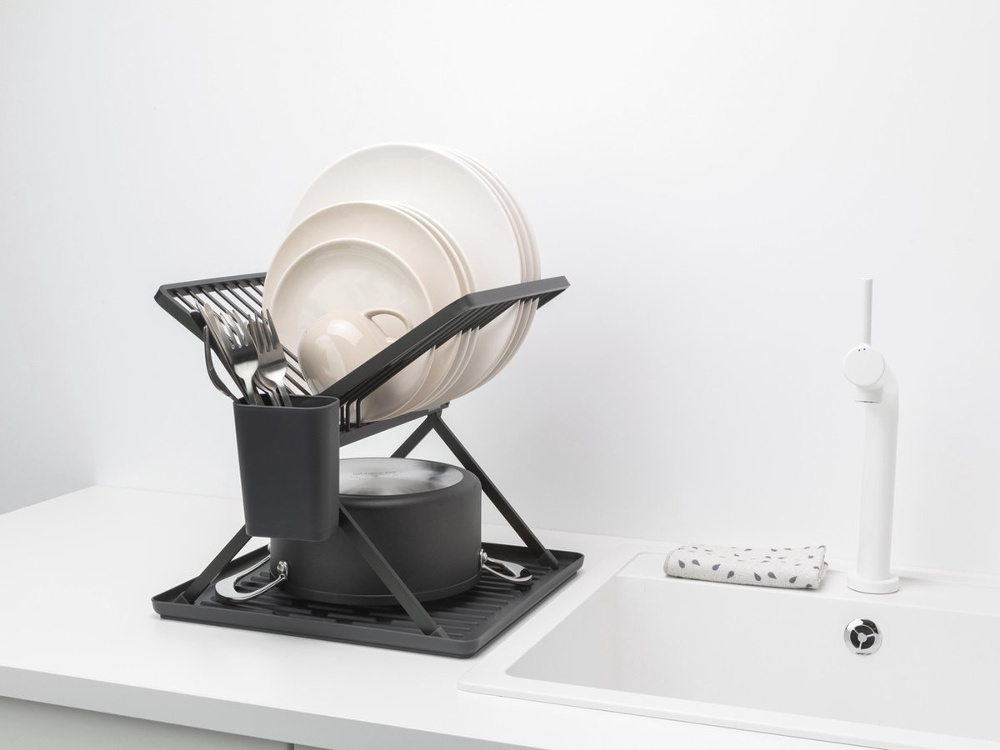 Diskställ, BRABANTIA COMPACT FOLDABLE DISH RACK, 33 x 37 x H 31,5 cm, Mörkgrå i gruppen Förvaring / Köksförvaring hos SmartaSaker.se (40455)
