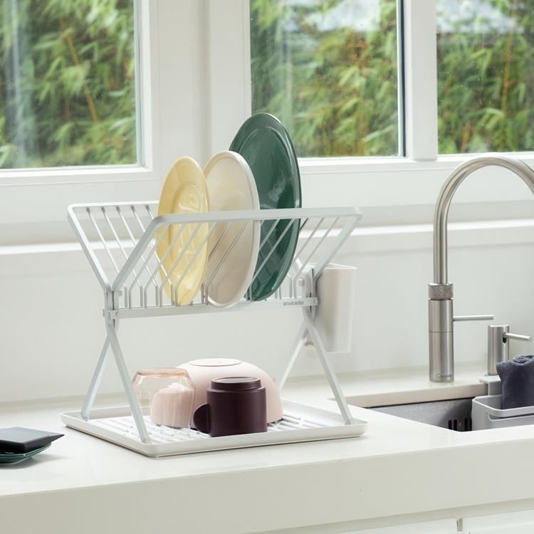 Diskställ, BRABANTIA COMPACT FOLDABLE DISH RACK, 33 x 37 x H 31,5 cm, Ljusgrå i gruppen Förvaring / Köksförvaring / Diskställ och diskbänk hos SmartaSaker.se (40456)