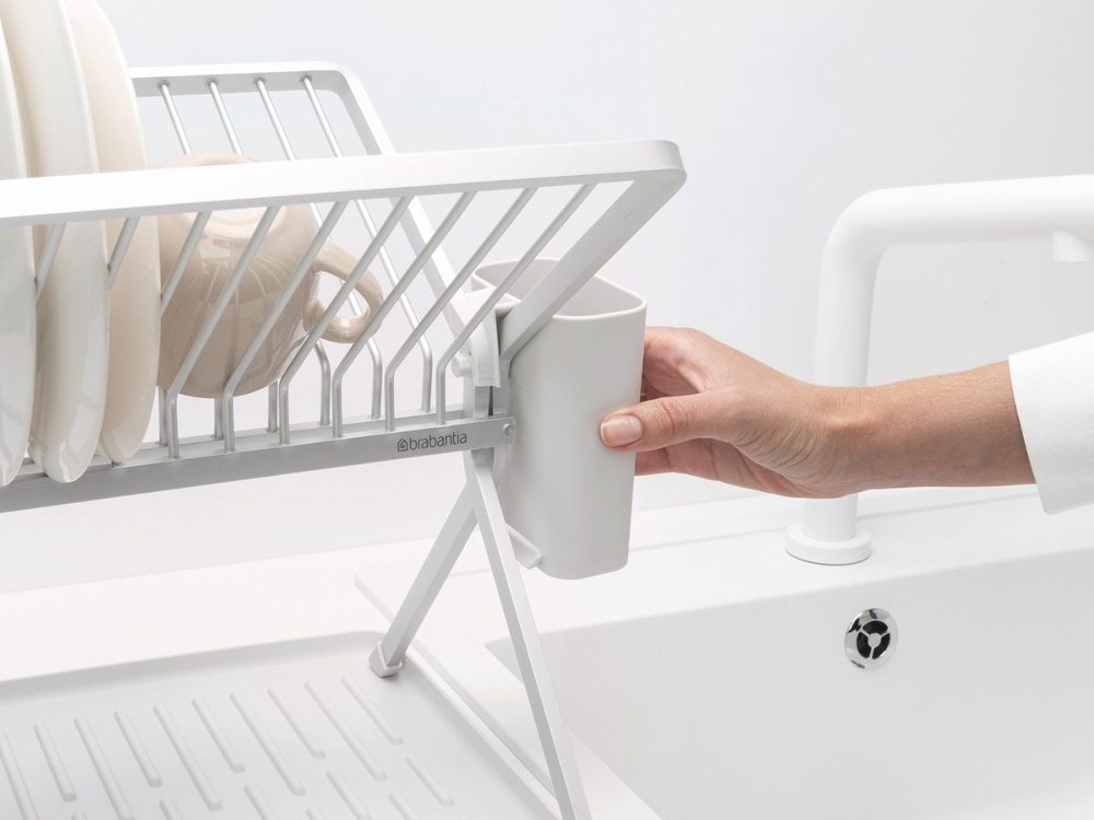 Diskställ, BRABANTIA COMPACT FOLDABLE DISH RACK, 33 x 37 x H 31,5 cm, Ljusgrå i gruppen Förvaring / Köksförvaring / Diskställ och diskbänk hos SmartaSaker.se (40456)
