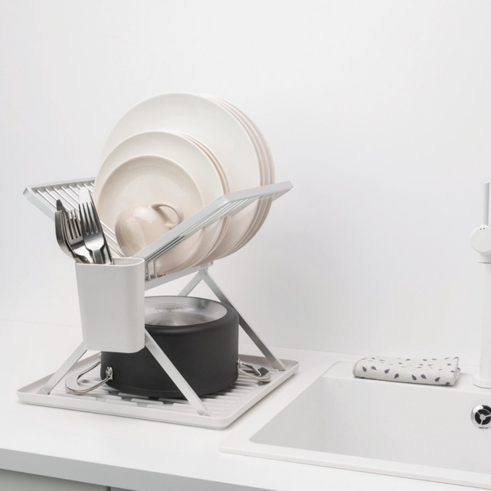 Diskställ, BRABANTIA COMPACT FOLDABLE DISH RACK, 33 x 37 x H 31,5 cm, Ljusgrå i gruppen Förvaring / Köksförvaring / Diskställ och diskbänk hos SmartaSaker.se (40456)