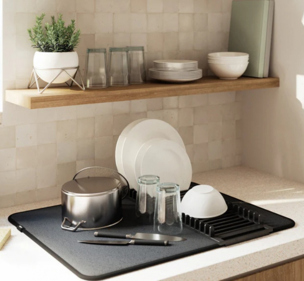 Diskunderlägg med Diskställ, UDRY, 61 x 46 x H 4 cm, Umbra i gruppen Förvaring / Köksförvaring / Diskställ och diskbänk hos SmartaSaker.se (40466)