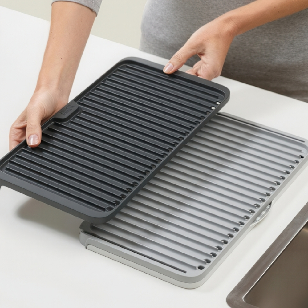 Diskunderlägg, Utdragbart, TIER DRAINING BOARD, Joseph Joseph, Grå i gruppen Förvaring / Köksförvaring / Diskställ och diskbänk hos SmartaSaker.se (40468)